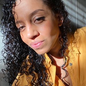 Meet your Posher, Une